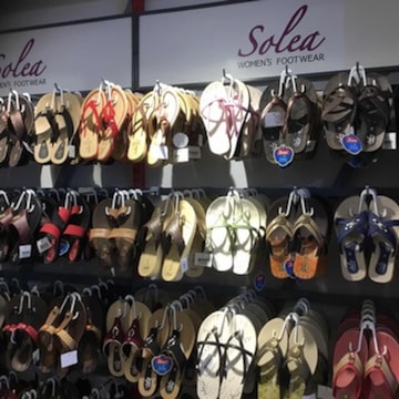 paragon chappal shop near me