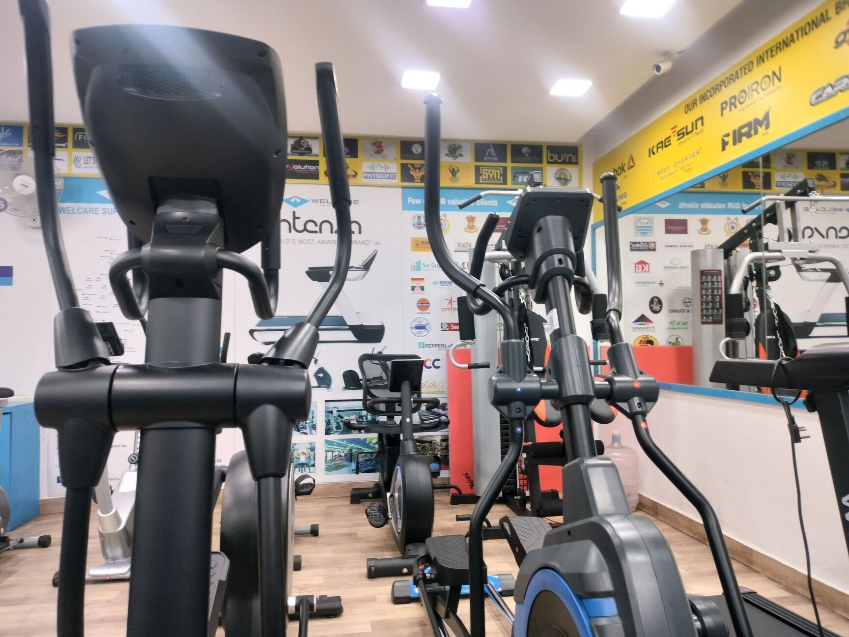 Af 6500 Aerofit Af 1200 R Home Gym Ac Motorised Treadmill In