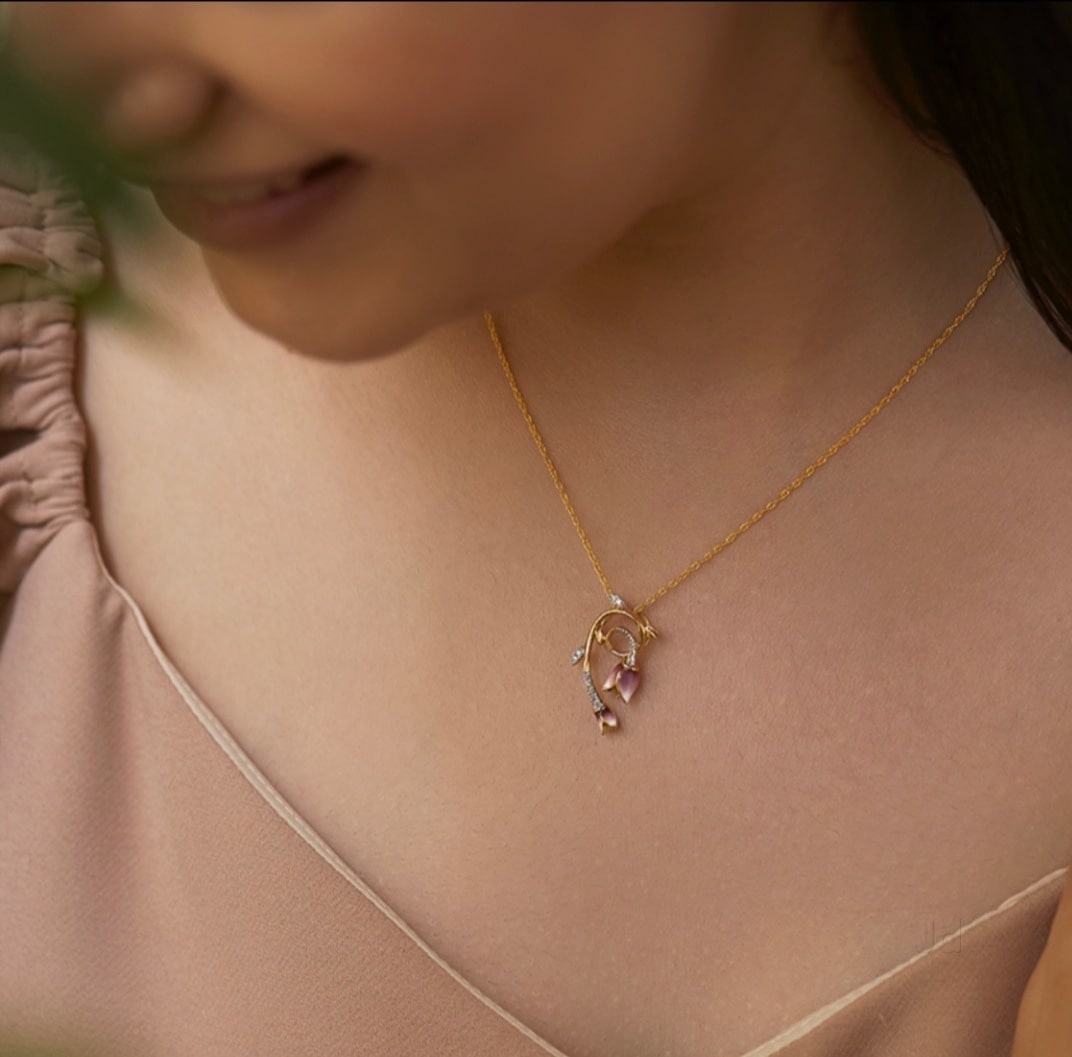 Rose Flower Necklace in Pune Dealers, Manufacturers Suppliers