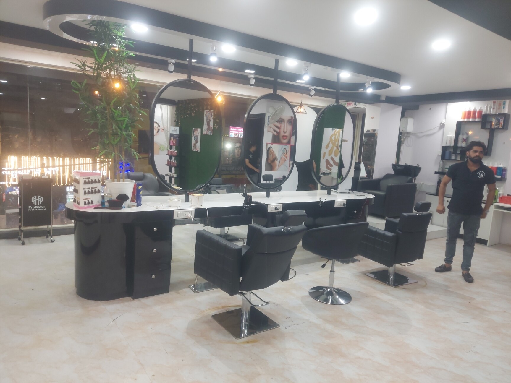 Top Salons For Acrylic Natural Nail Set near Anugraha Speciality Clinic ...