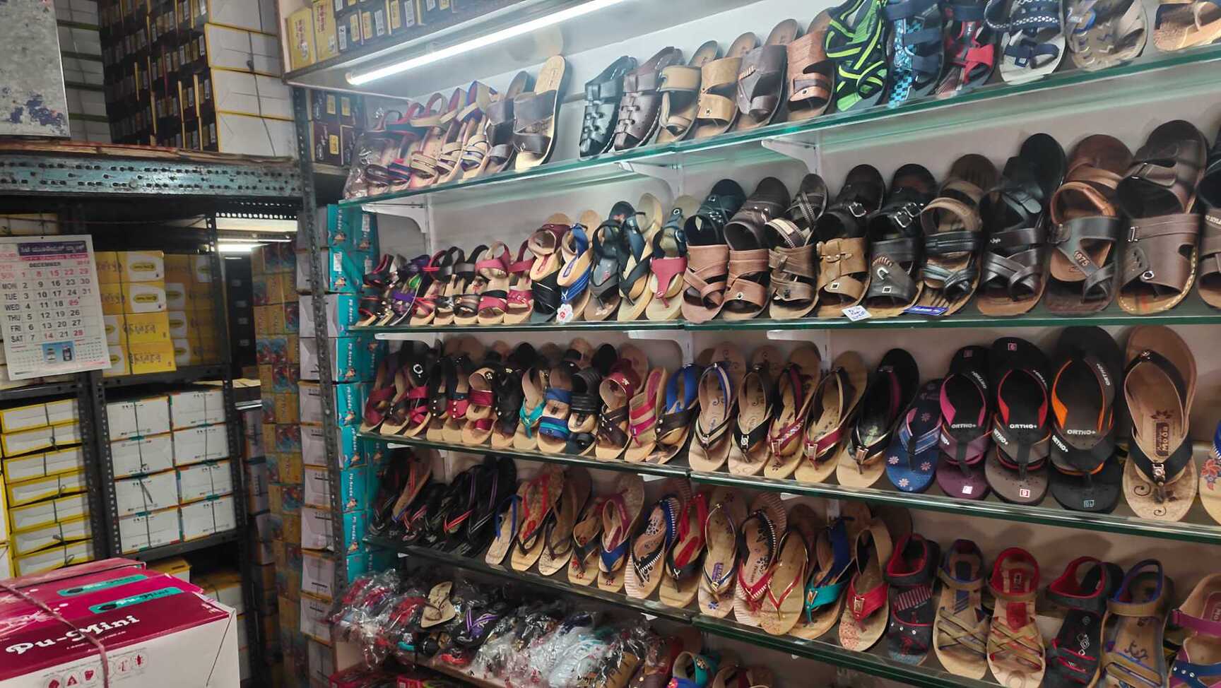 Aska 2019 Mazda 3 IV Sedan vs 2025 Honda Civic XI Dimension Comparison