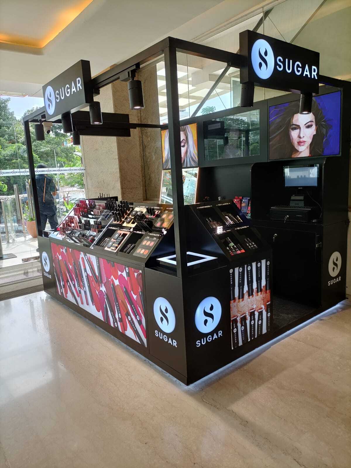 https://images.jdmagicbox.com/v2/comp/bangalore/t7/080pxx80.xx80.240508165450.a4t7/catalogue/sugar-cosmetics-1-mg-lido-mall-old-madras-road-bangalore-cqkvsq5sg2.jpg