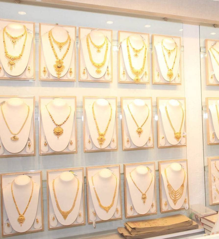 https://images.jdmagicbox.com/v2/comp/bangalore/u3/080pxx80.xx80.120606115515.l7u3/catalogue/grt-jewellers-malleswaram-bangalore-jewellery-showrooms-1zcy8ri.jpg