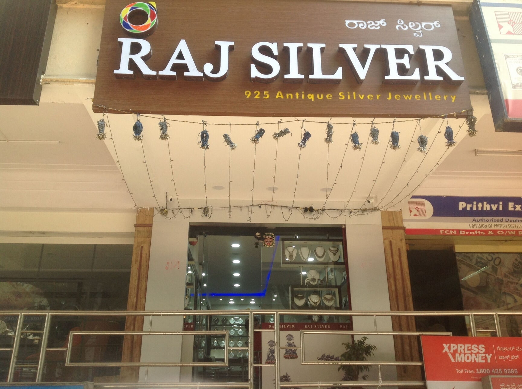 Bracelet Delicate Bracelet Price Starting From Rs 87,952/Unit