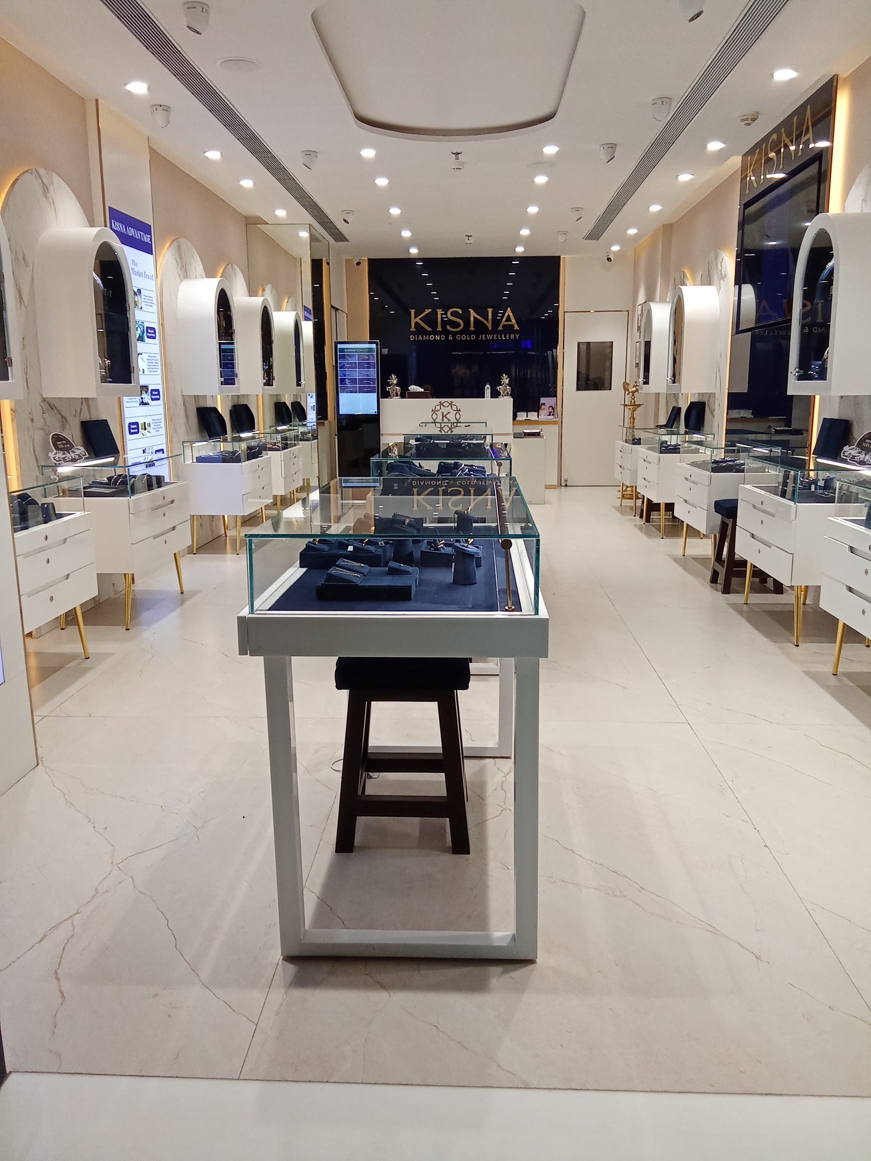 Natural Ruby Diamond Earrings Price Starting From Rs 35,000/Pr