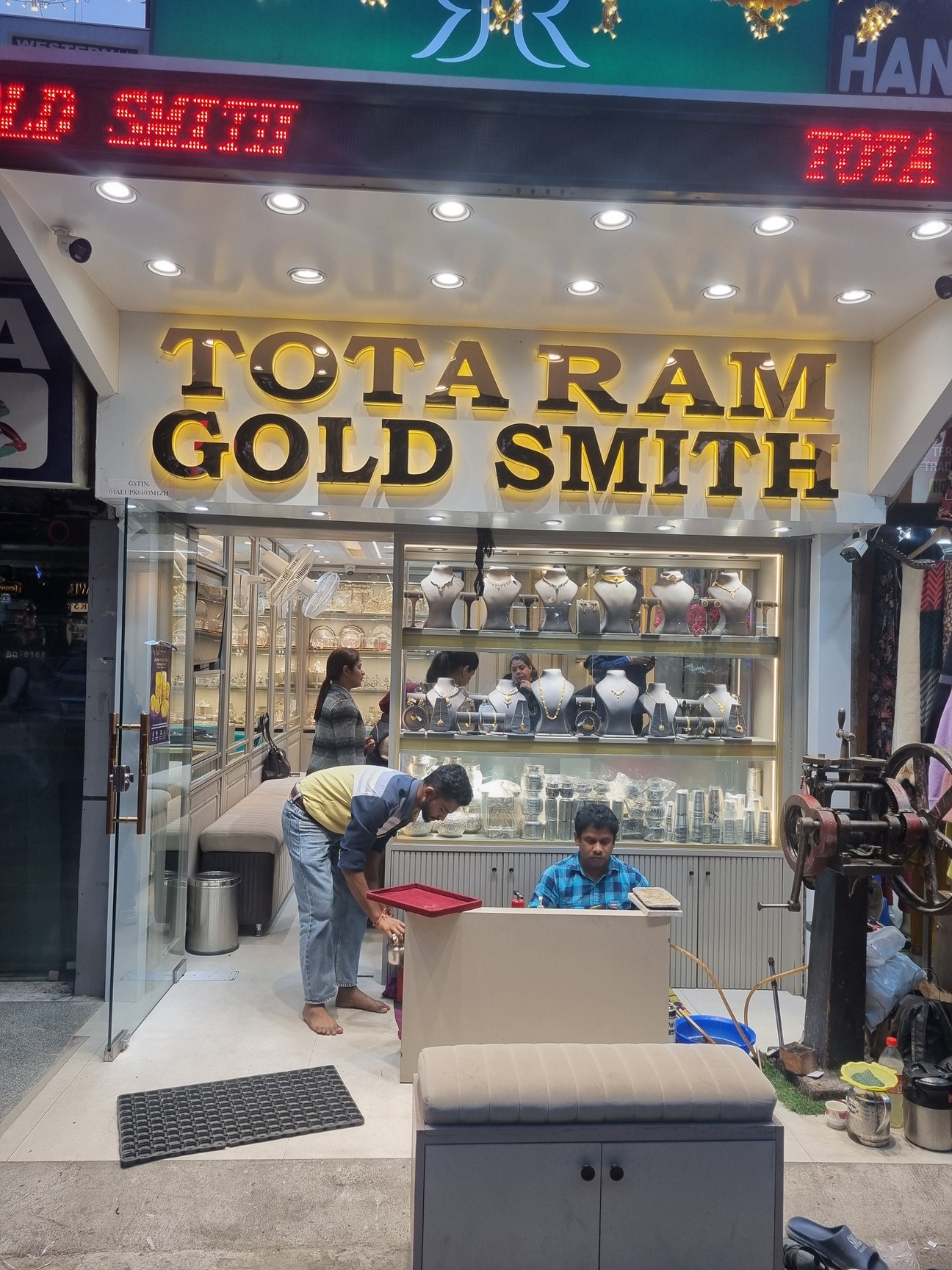 Natural Gemstone in Chandigarh Exquisite, Authentic Rare