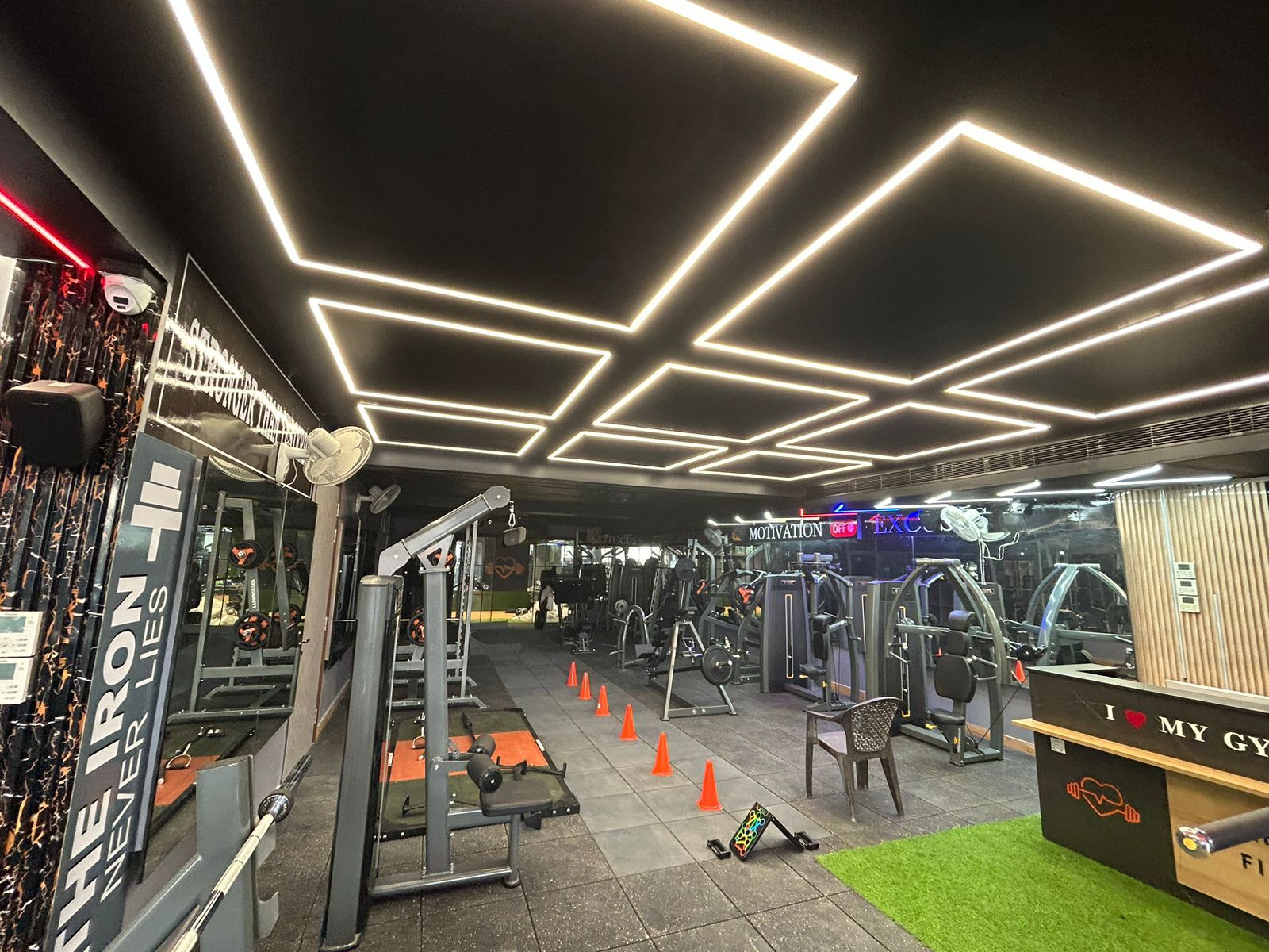 BACK EXTENSION in Delhi Comfortable, Durable Support Justdial