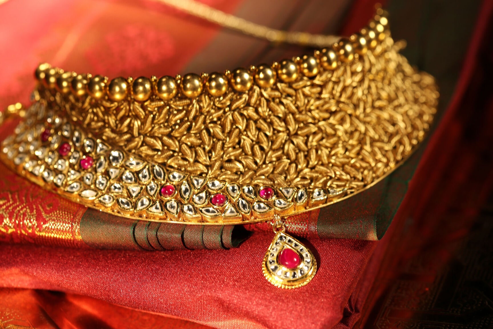Diamond Bracelet in Delhi Elegant, Stunning Dazzling Designs
