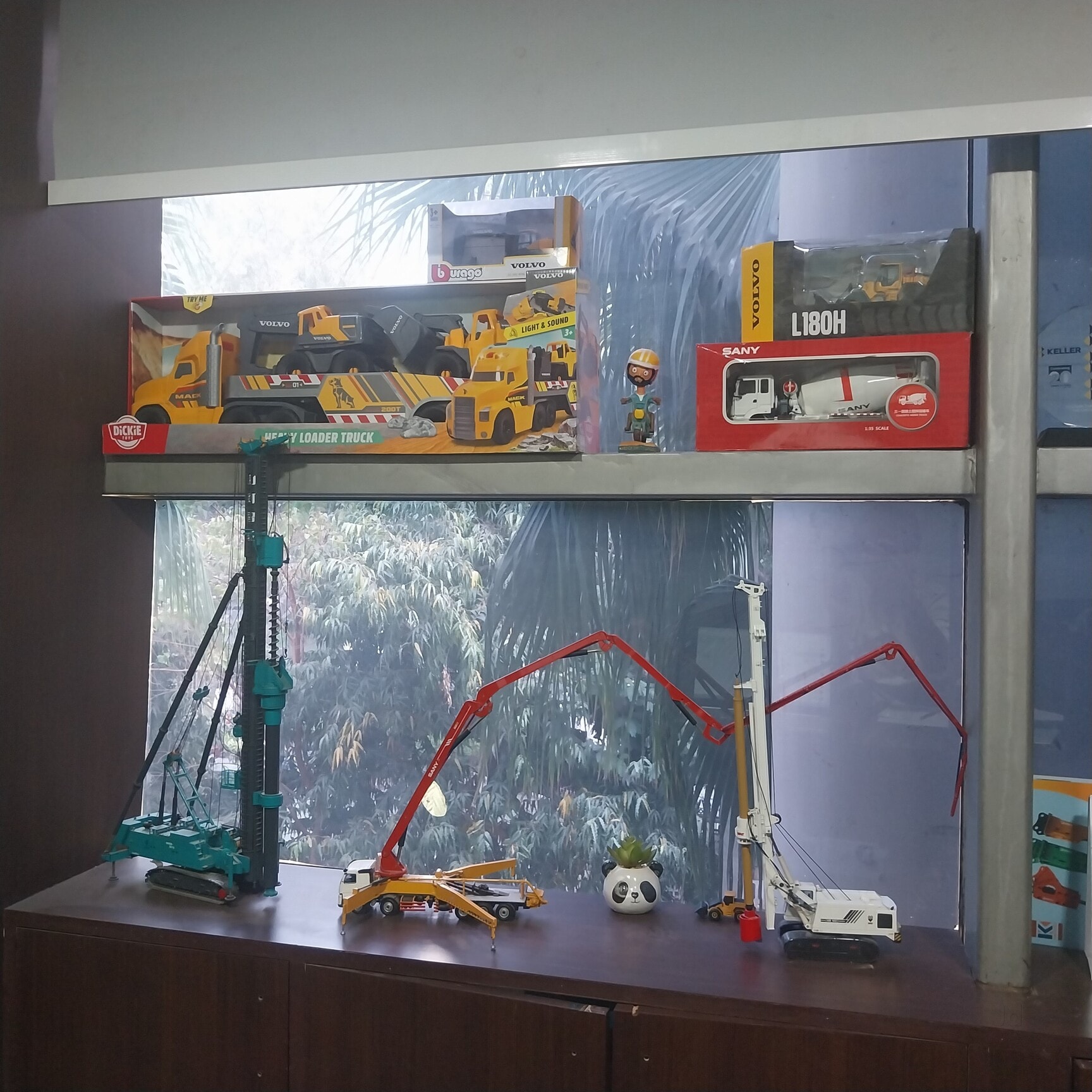 Top Poclain On Rent near Burhani Clinic Pro Care Physiotherapy ...