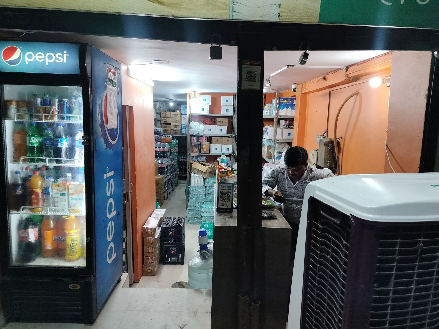 Mineral Water Suppliers in Delhi Near You for Bulk & Home Delivery