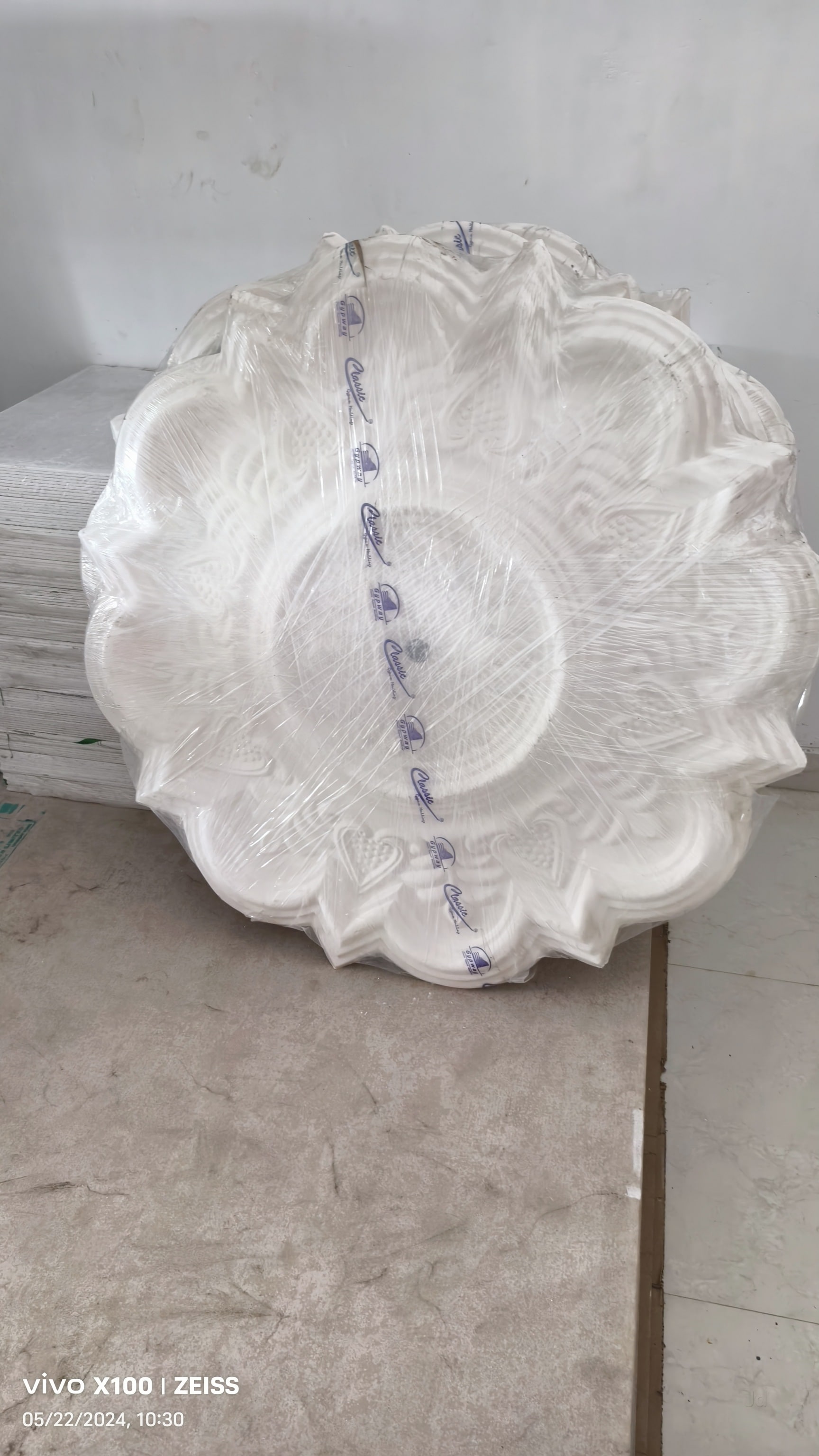 Circular central POP molding dome