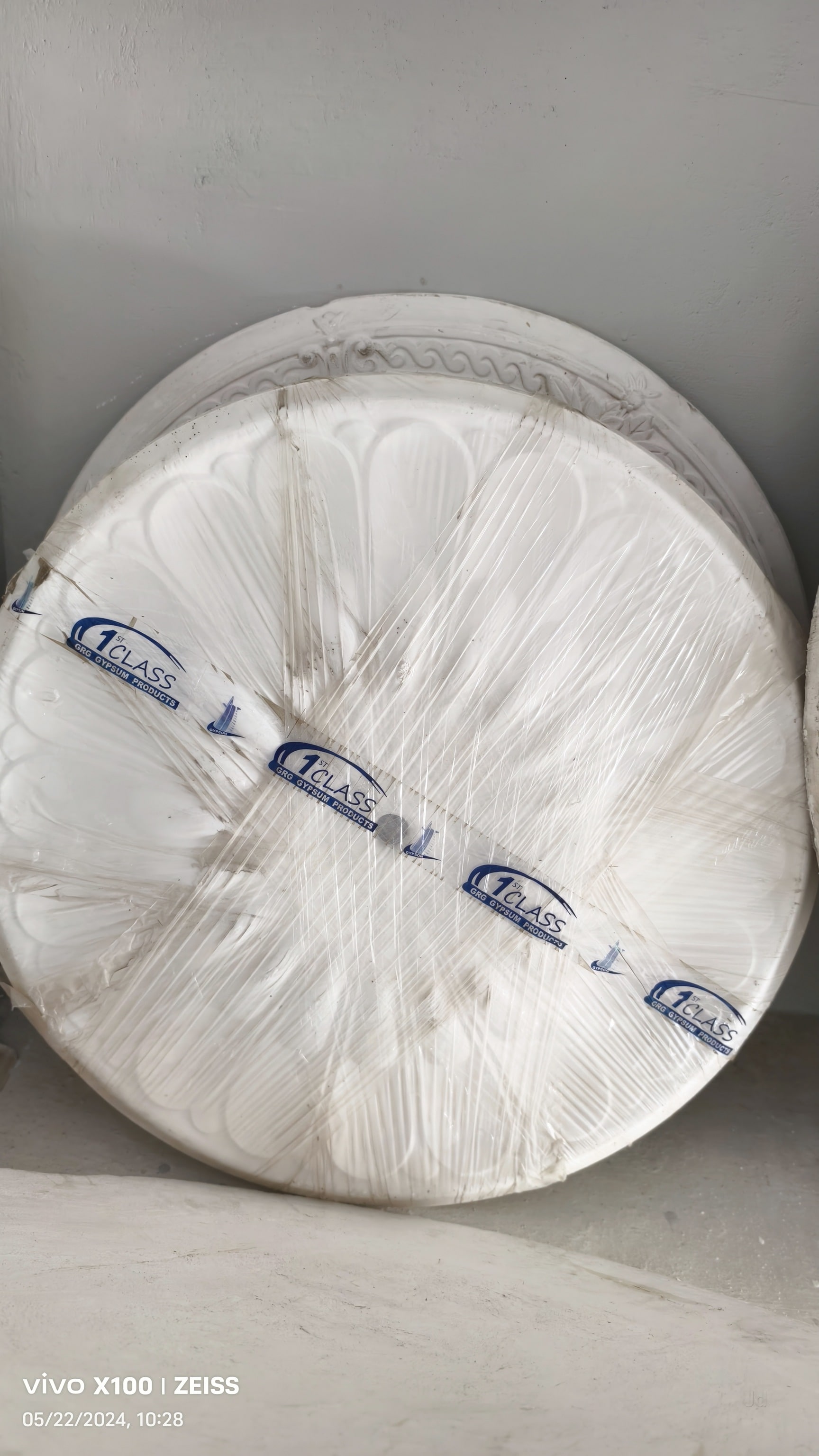 Modern living room tray false ceiling with lights