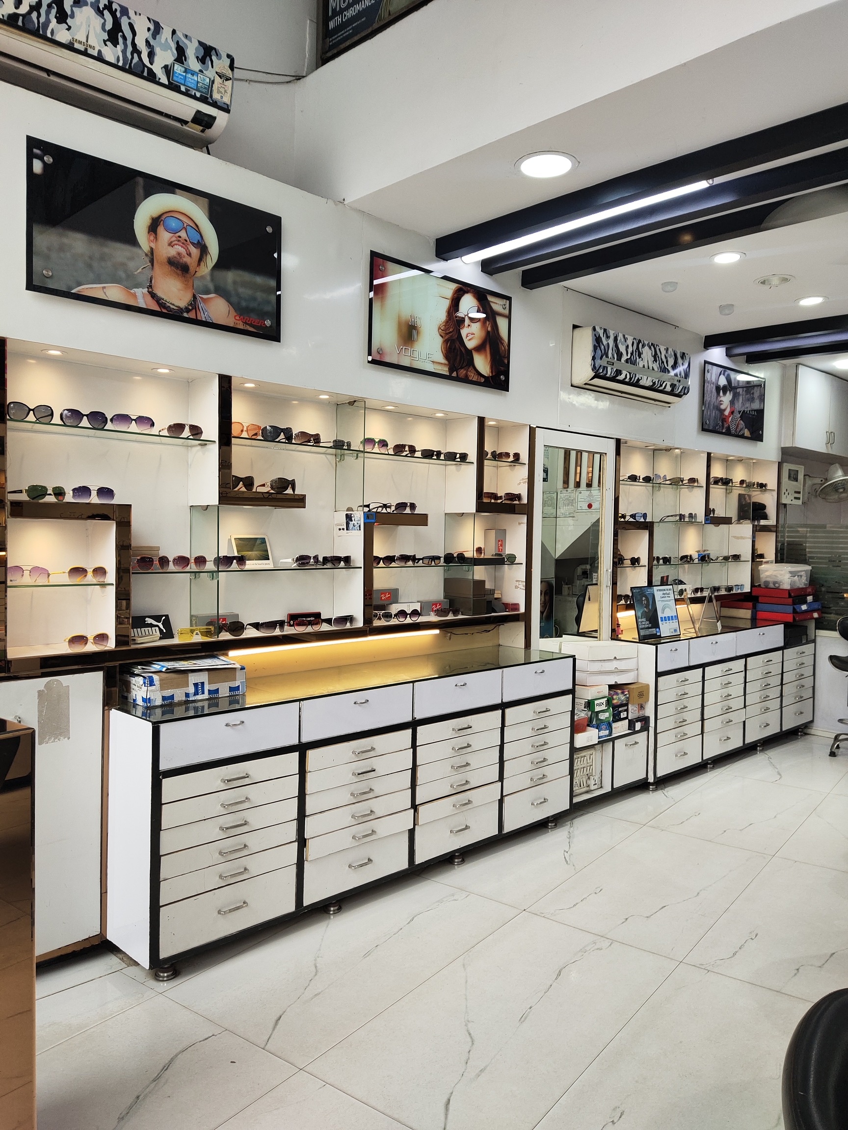 Transparent Eyeglass in Hyderabad Stylish, Lightweight Durable