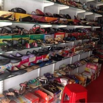 max footwear near me