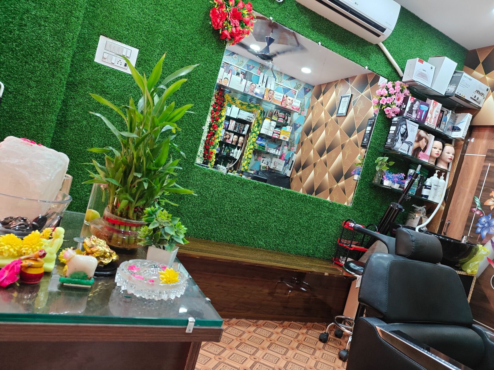 Prarthana Beauty Parlour in Kutbiguda,Hyderabad - Best Women