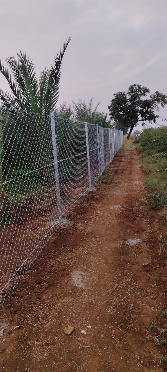 Computer Box Wire Mesh Top Fence Manufacturers in Patiala - Best Fence Manufacturers near me ...