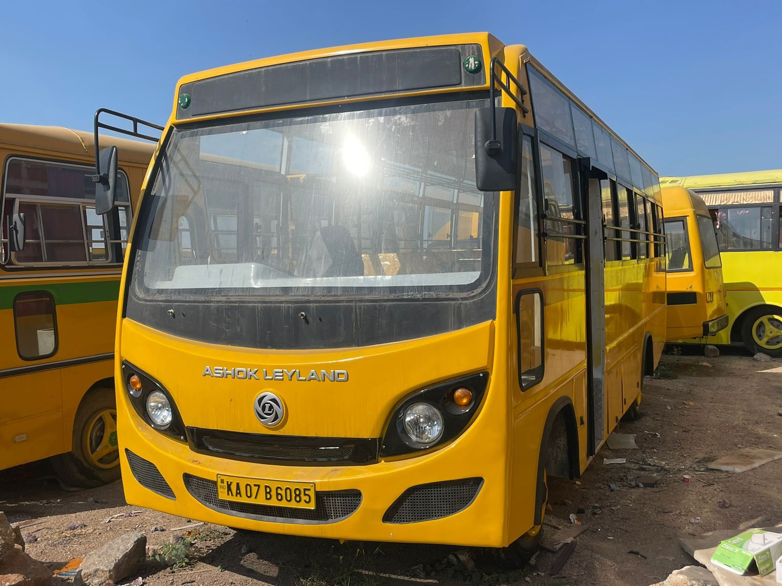 Mahindra 103 KW 2400 R/min 120 Ltr School Bus Mahindra Collage