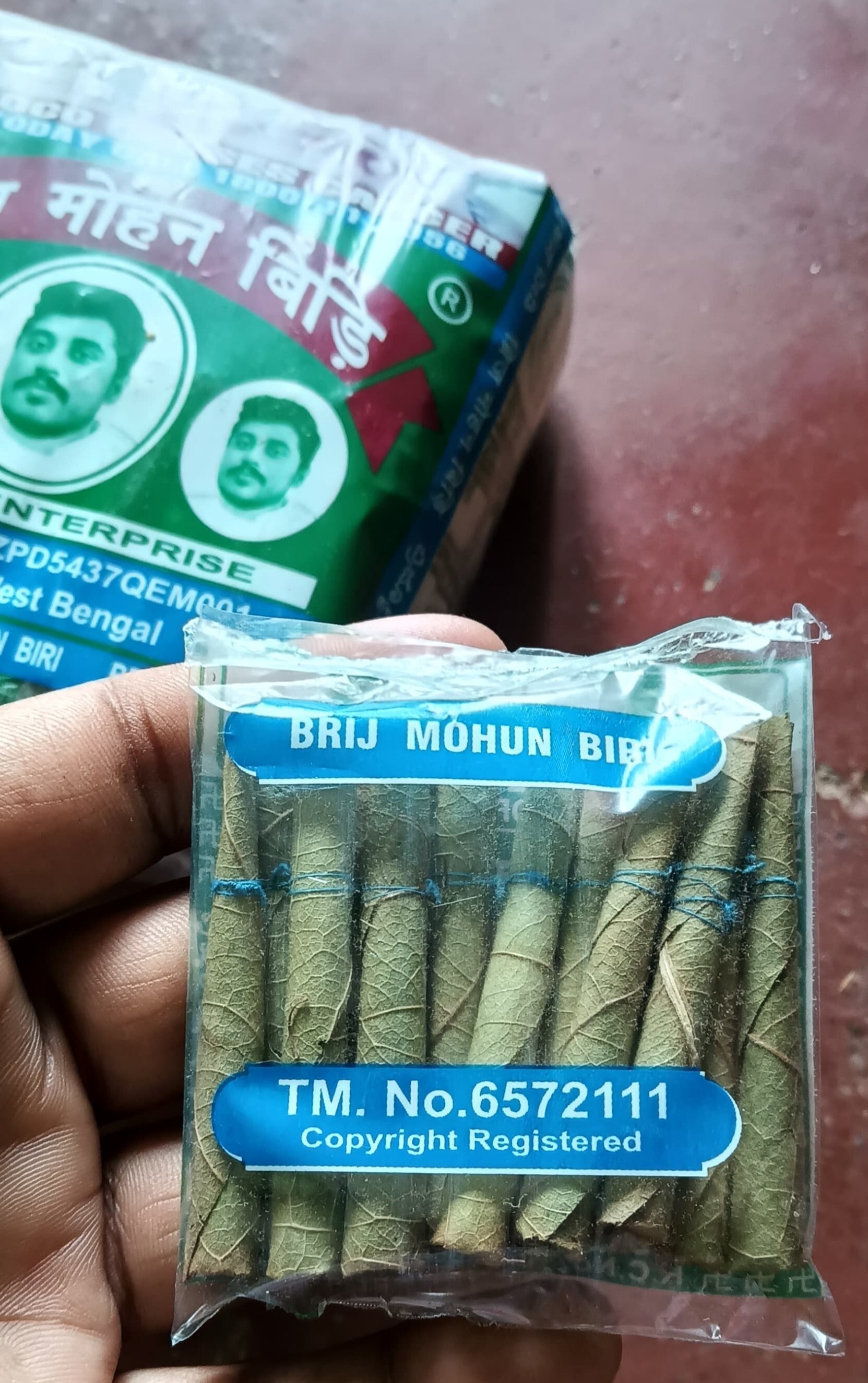 does paan have tobacco Enjoy the benefits of eating paan 💯 free of tobacco .Every paan at TBLC is  hand rolled with original and pure ingredients so you can enjoy its taste  and benefits everyday . Order now on swiggy or