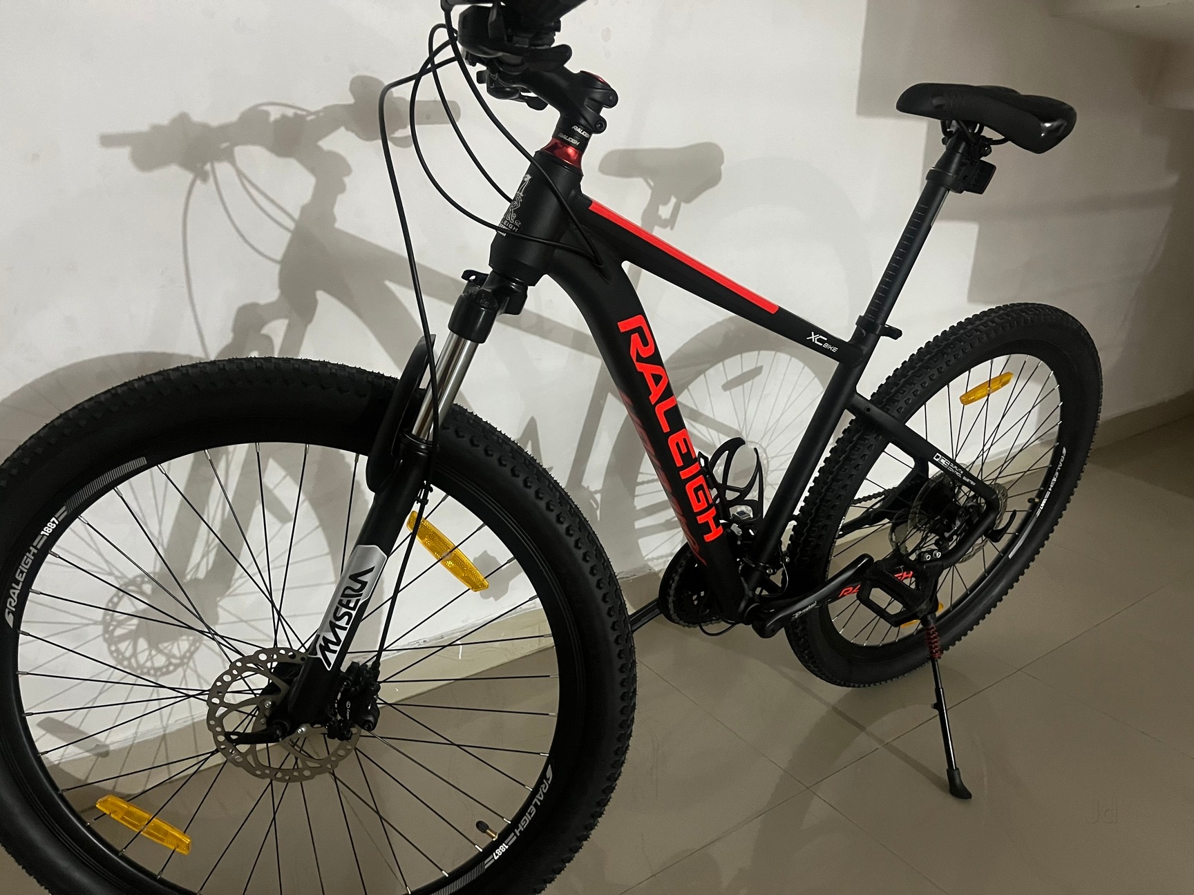 Raleigh Black Bicycle Raleigh Black Cycle Price Starting From Rs - Main Image