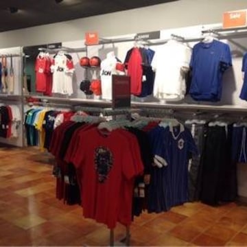 nike store mira road