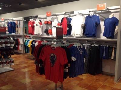 nike factory outlet mira road