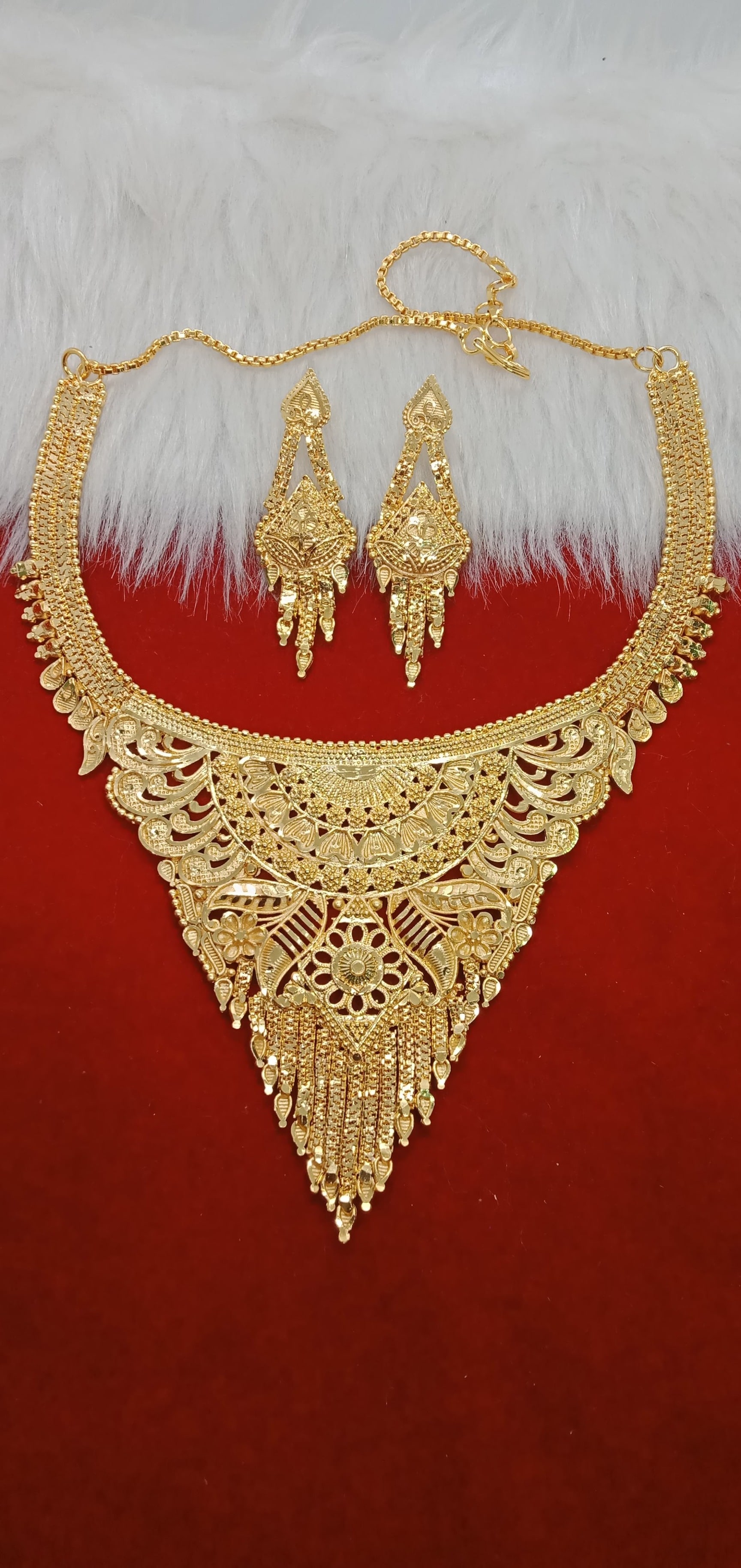 Kundan Gold Necklace in Surat Elegant, Exquisite Traditional