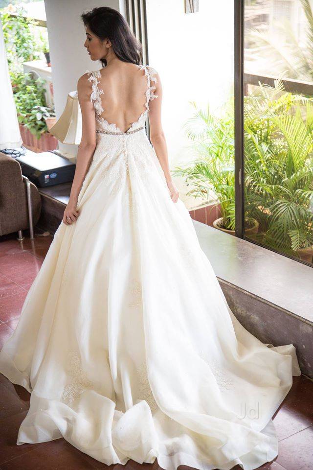 Bridal Dress in Mumbai Elegant, Exquisite Gowns Justdial Verified