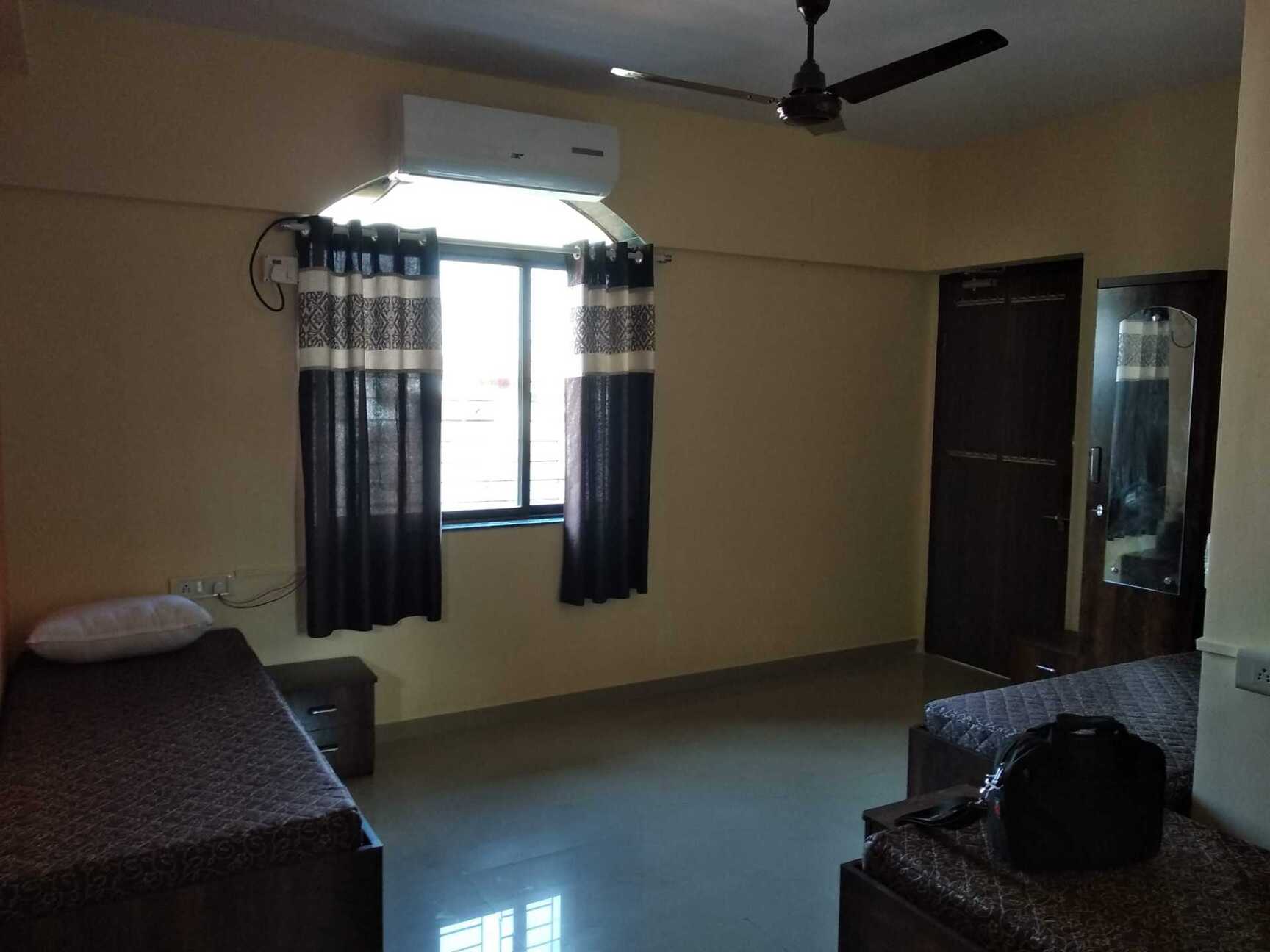 Top AC Paying Guest Accommodations near Cst Railway Station Fort - Best ...