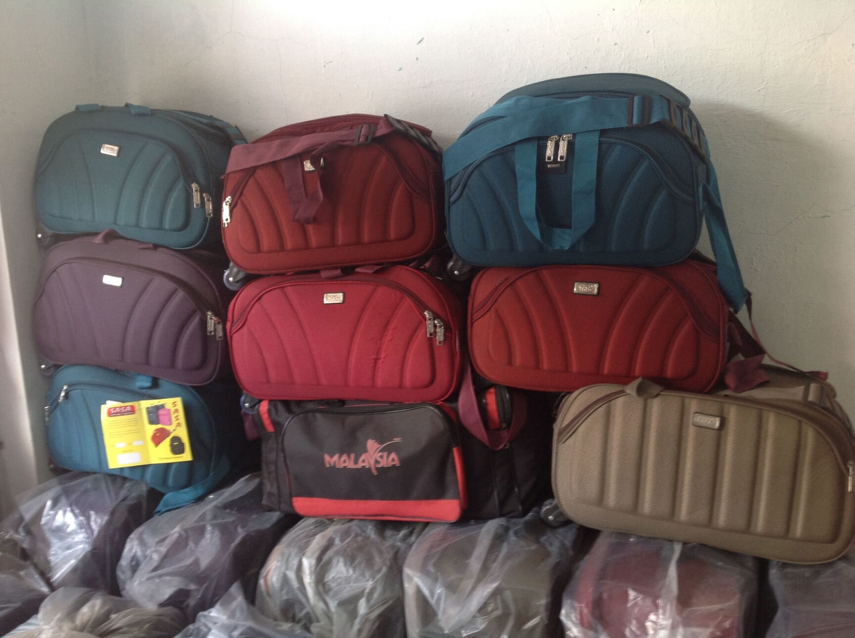 Trolley Bag Bag Wholesalers In Mumbai Mumbai Luggage Dealers Near
