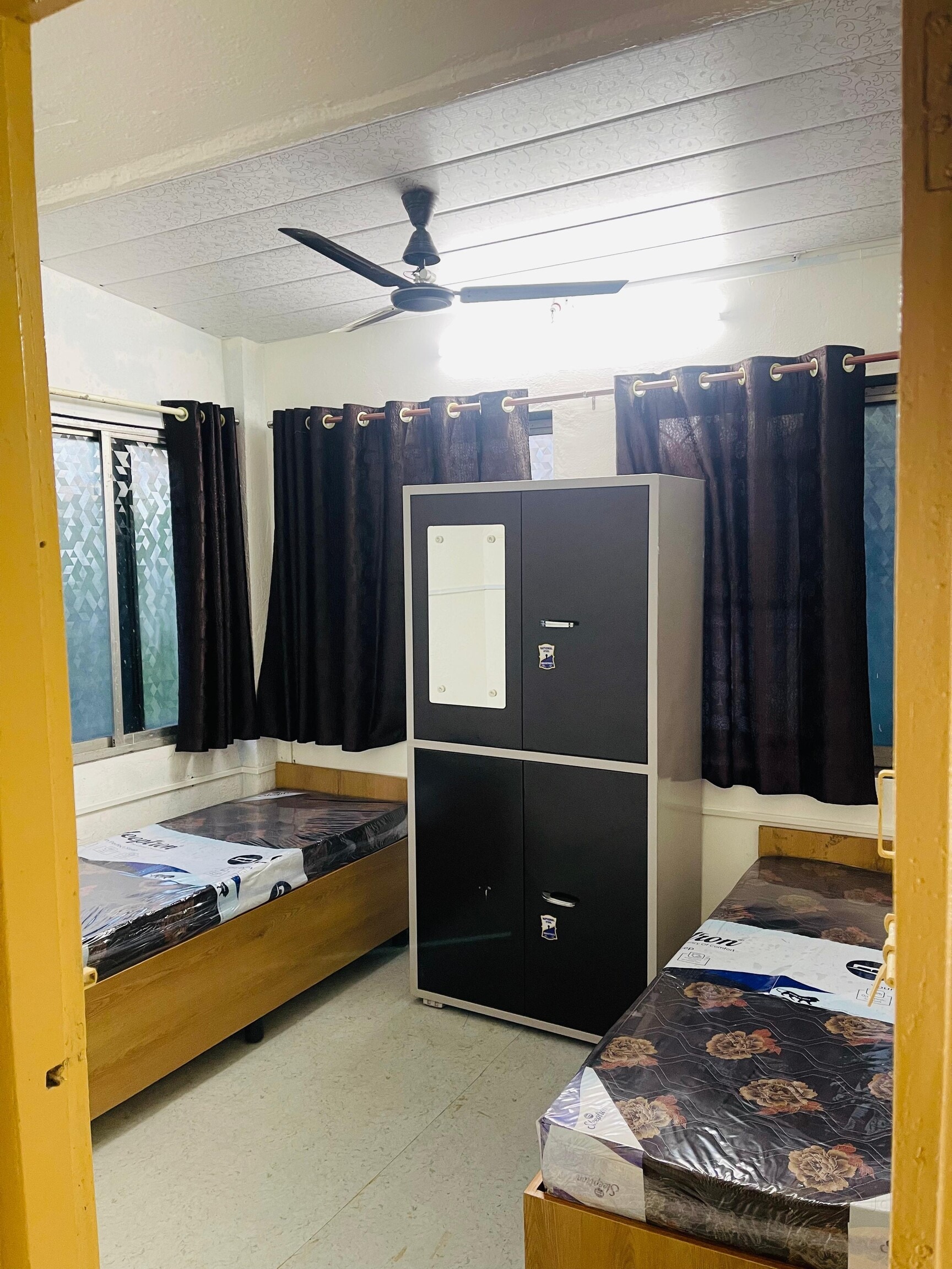 Top Paying Guest Accommodations For Student near Pooja Clinic Kalyan ...