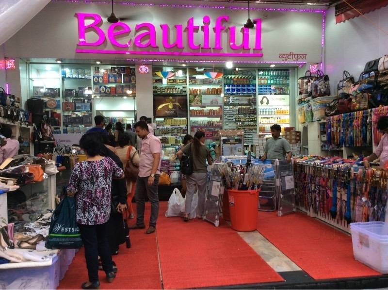 Black Perfume in Mumbai Luxurious, Enigmatic Fragrance