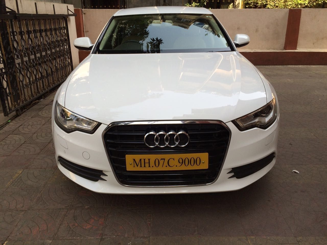 Top Car Rental Limousine in Dhanla - Best Car Rental Limousine Nagpur ...