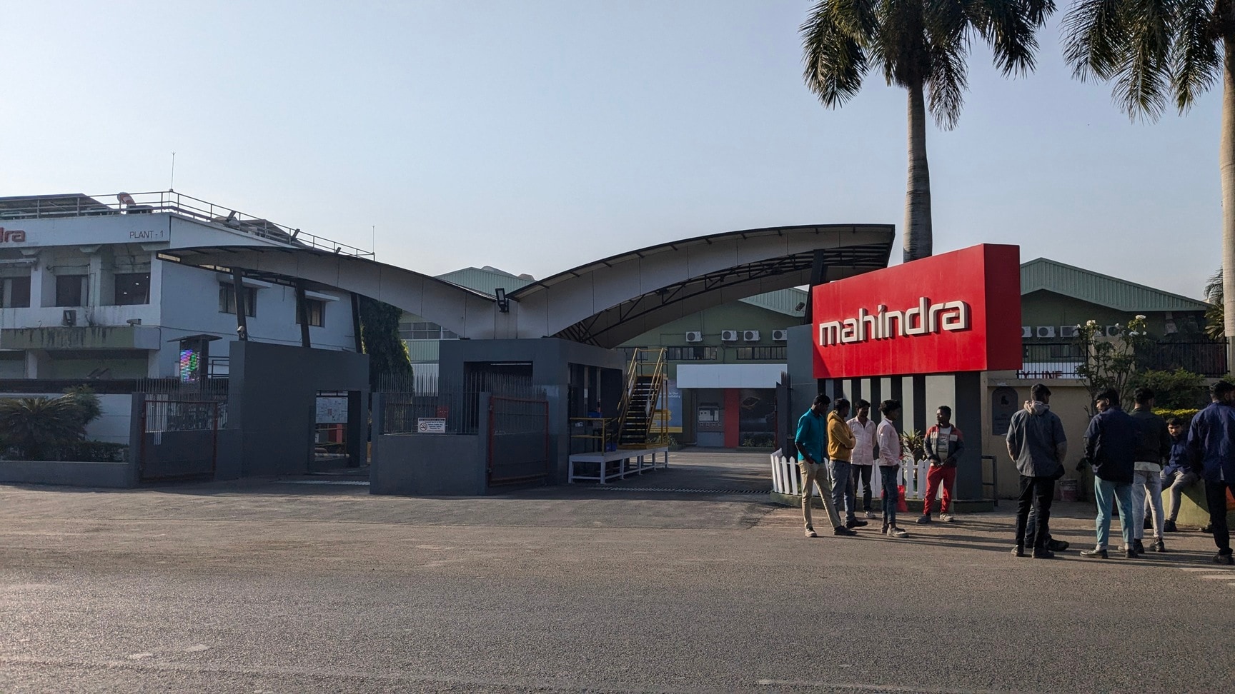 https://images.jdmagicbox.com/v2/comp/nashik/78/0253p253std8000678/catalogue/mahindra-and-mahindra-ltd-satpur-industrial-estate-nashik-automobile-part-manufacturers-nlZPeR8EY3.jpg