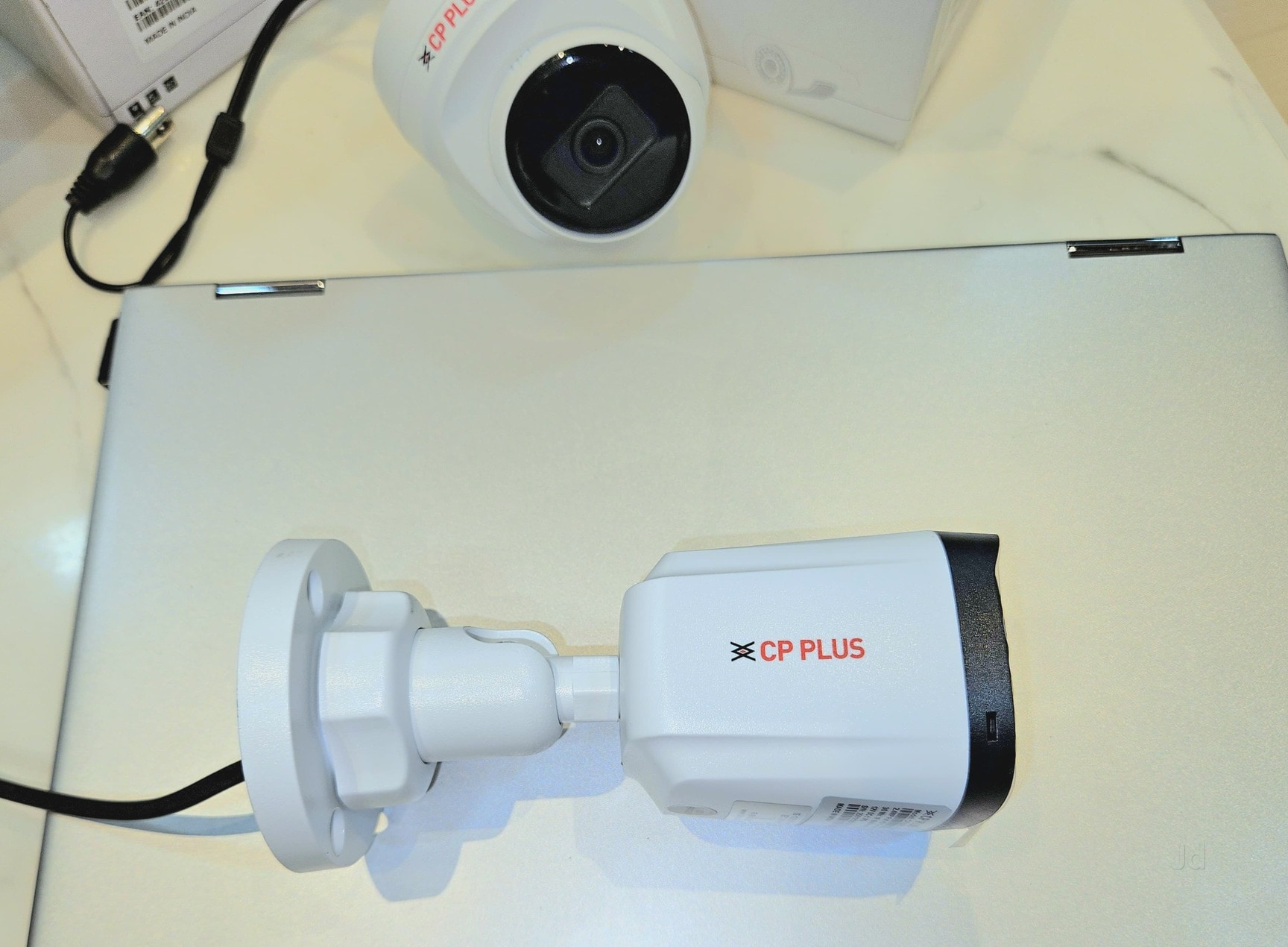 Caméra De Sécurité Honeywell HBW4PER2 – Intérieur/Extérieur – Neuve