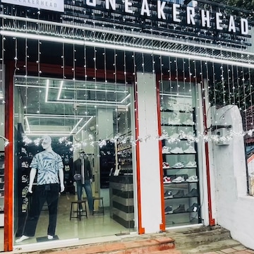 sneaker head near me