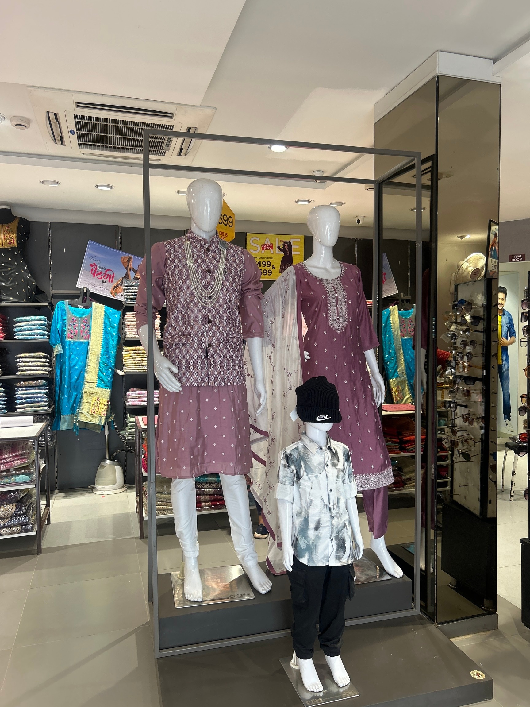 Black Men's Clothing Price Starting From Rs 2,845 Find Verified