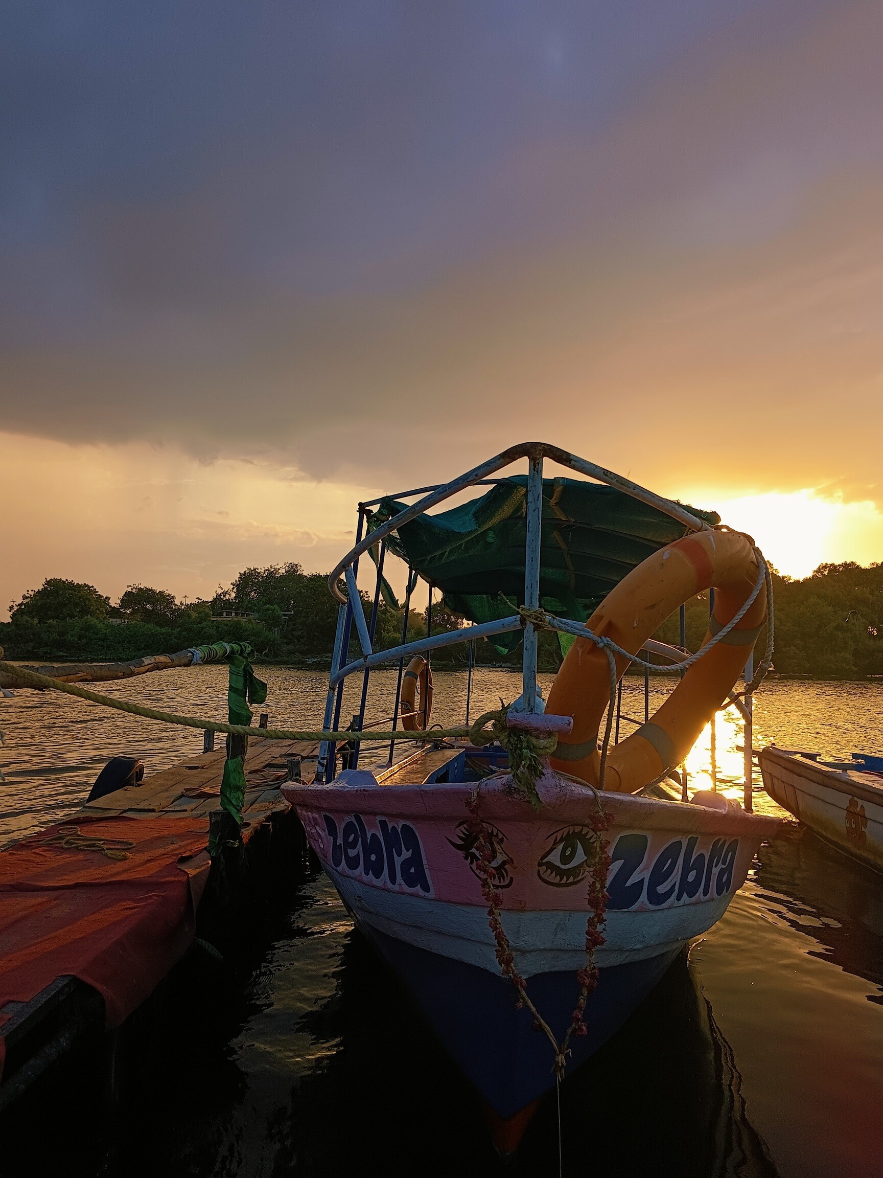 Boat Ships in Salem Luxurious Yachts Durable Vessels