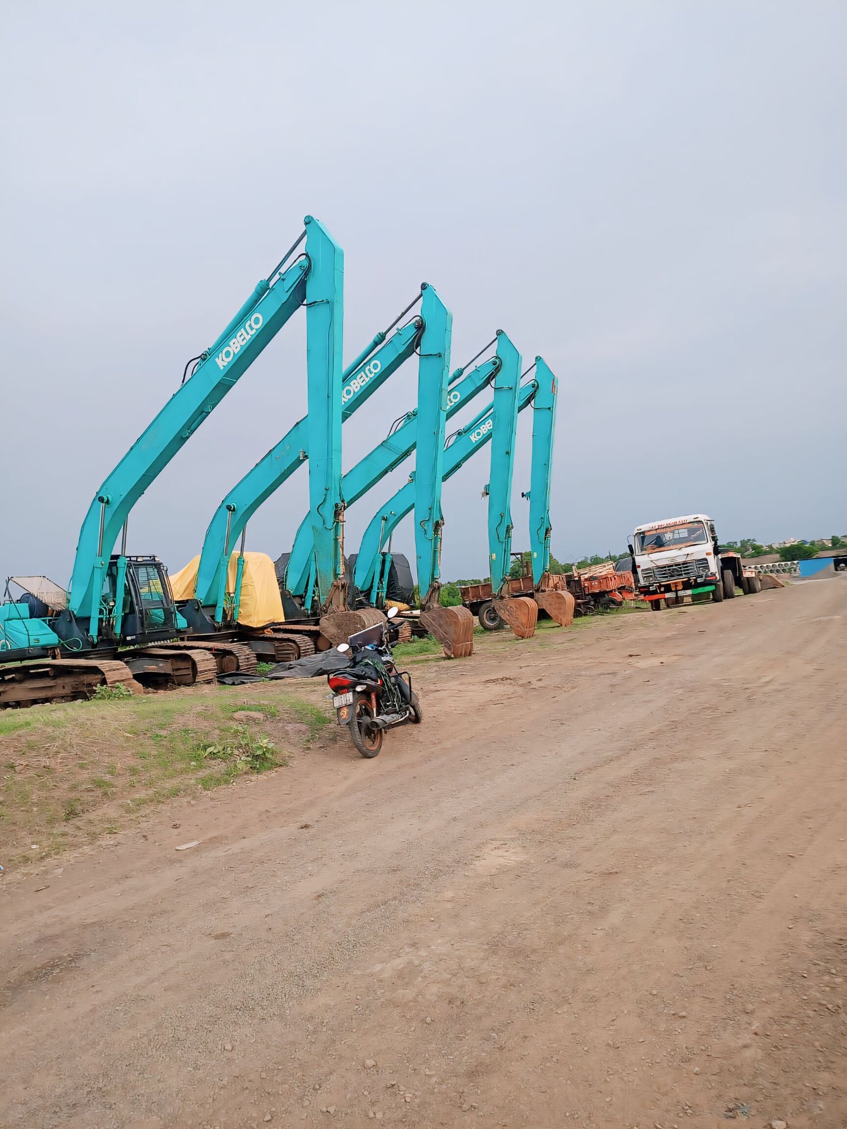 Mini Hitachi open well contractor machine