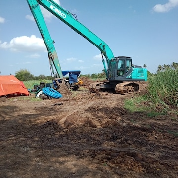 Agricultural pond construction with JCB