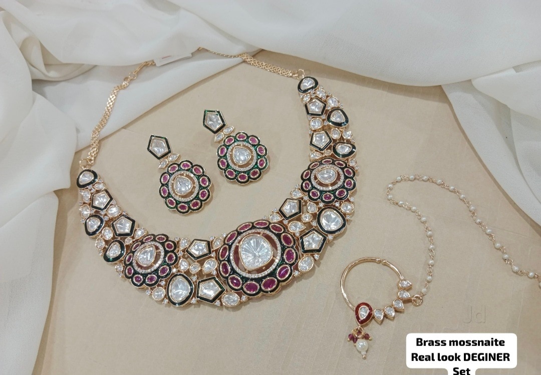 Diamond Studded Earring Forevermark Get Best Price from