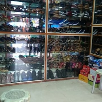 max footwear near me