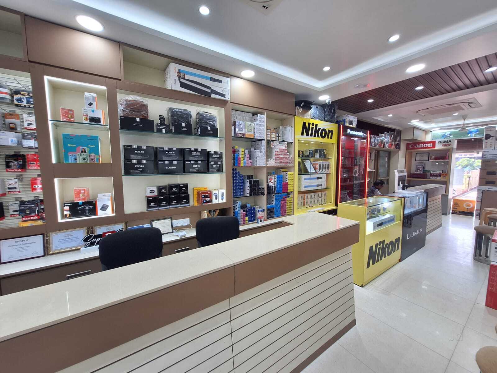 16.1 MP DSLR Camera - 16.1 Cameras Megapixel Price Starting From