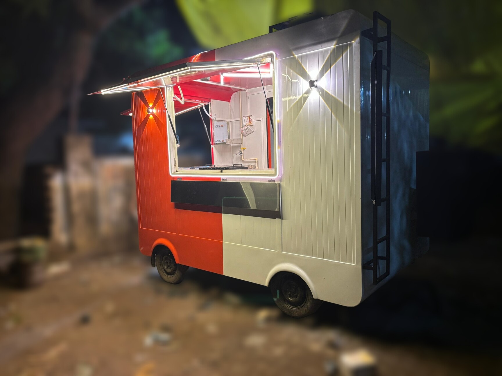 White Pop Up Toaster Price Starting From Rs Find